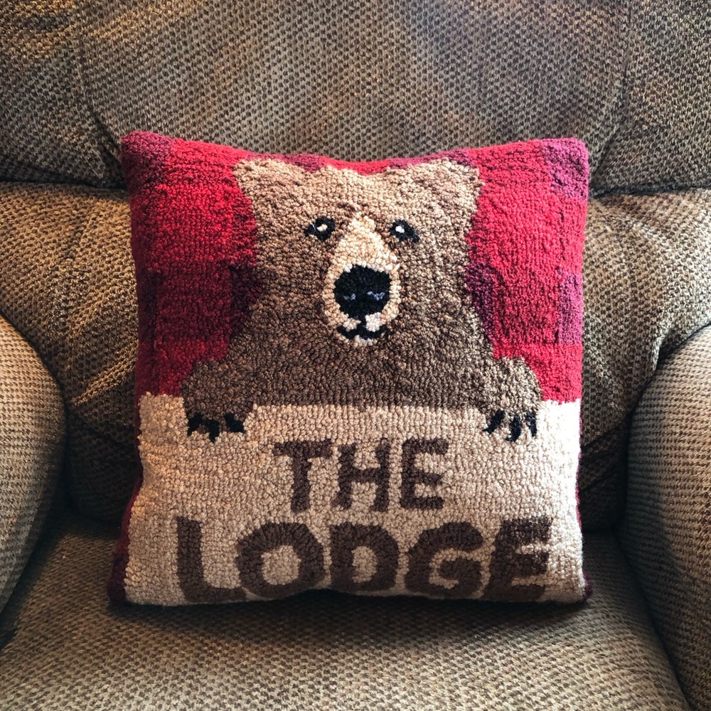 Lodge Brown Bear hooked throw pillow Decorative cushion Cottage decor Grizzly🤎